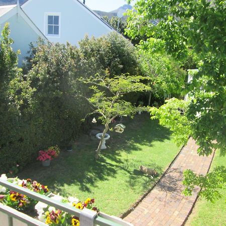 Villa-Roux Garden Cottage ฟรันเชิค ภายนอก รูปภาพ