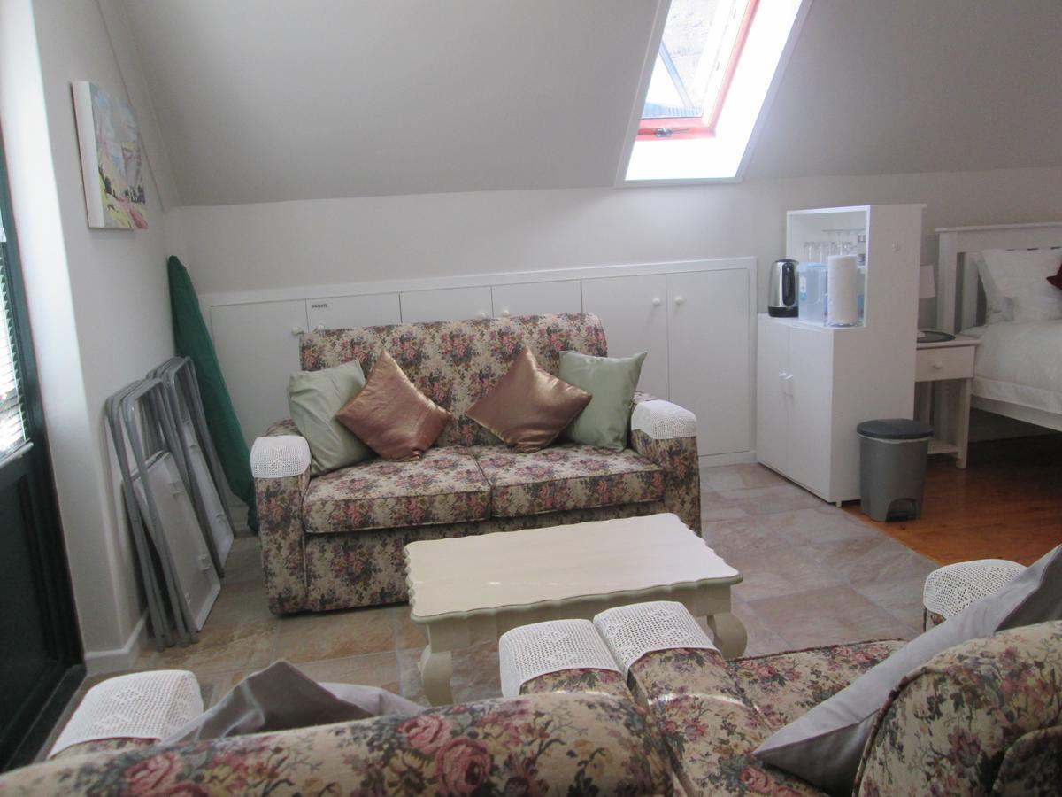 Villa-Roux Garden Cottage ฟรันเชิค ภายนอก รูปภาพ