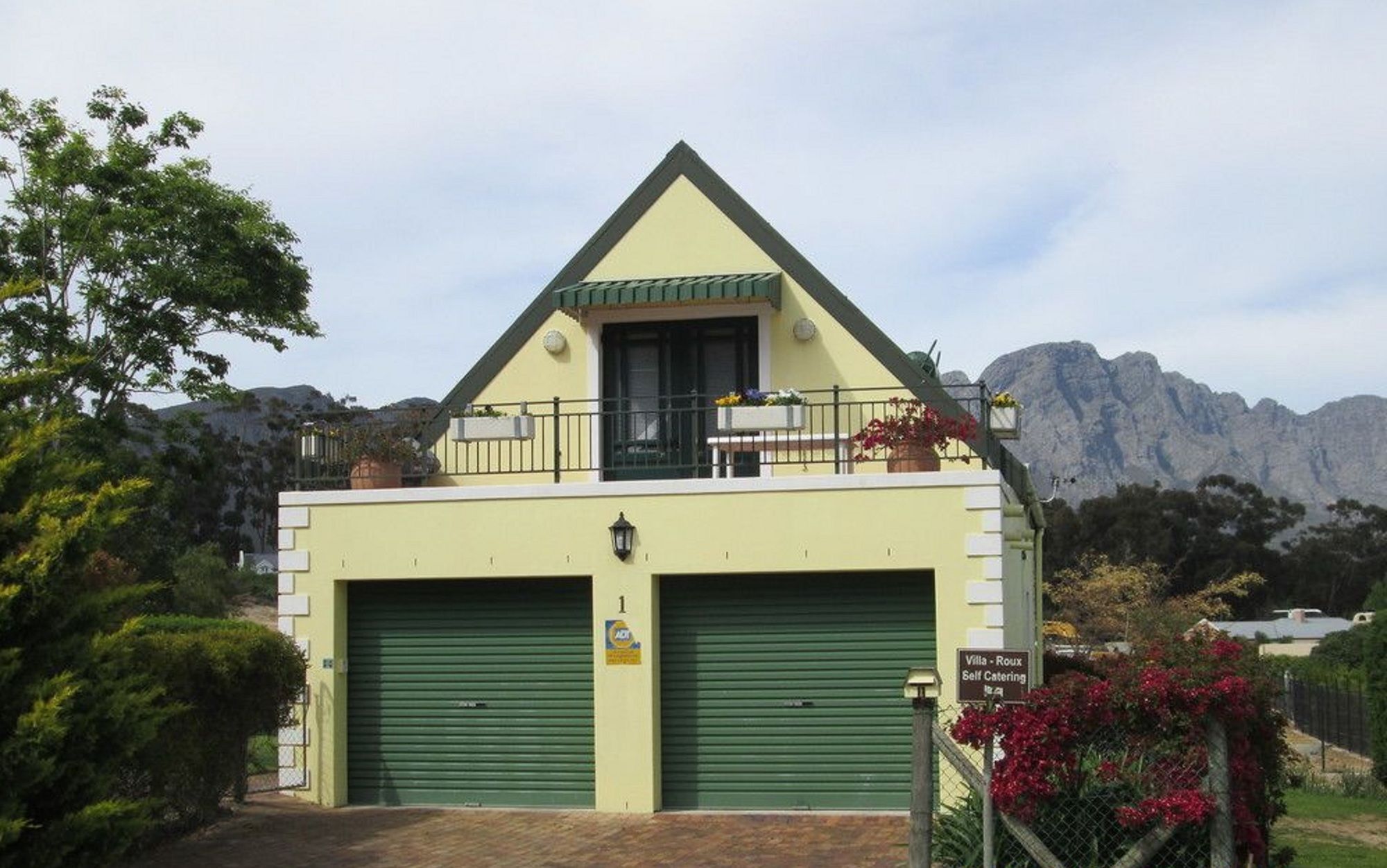 Villa-Roux Garden Cottage ฟรันเชิค ภายนอก รูปภาพ